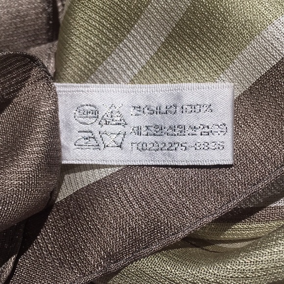 Paco Rabanne Silk Scraf - Picture 3 of 8